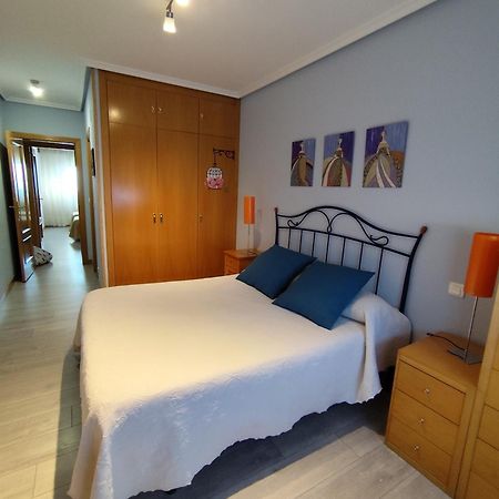 Apartamento De Tres Dormitorios Con Garaje Y Todos Los Servicios Cerca Burgo Exteriér fotografie