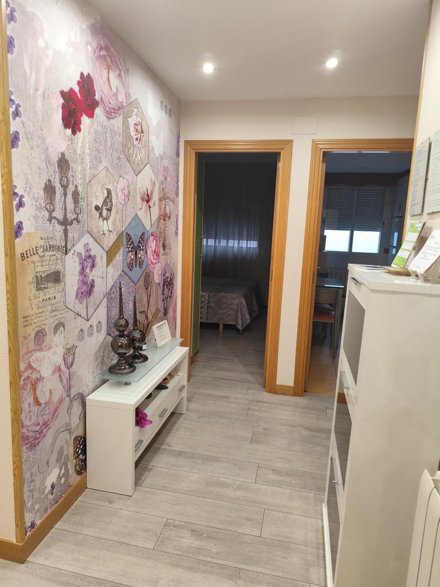 Apartamento De Tres Dormitorios Con Garaje Y Todos Los Servicios Cerca Burgo Exteriér fotografie